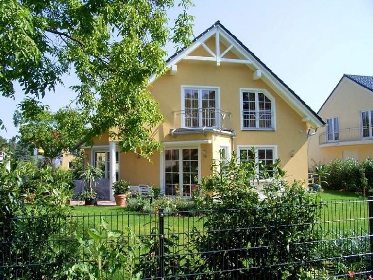 Großzügiges Haus mit Satteldach